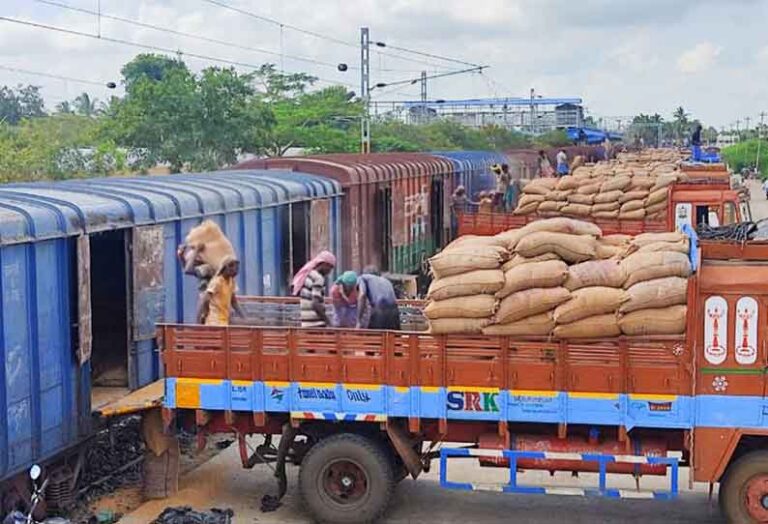 2 Thousand Tons of Paddy sent from Thanjavur for Halving