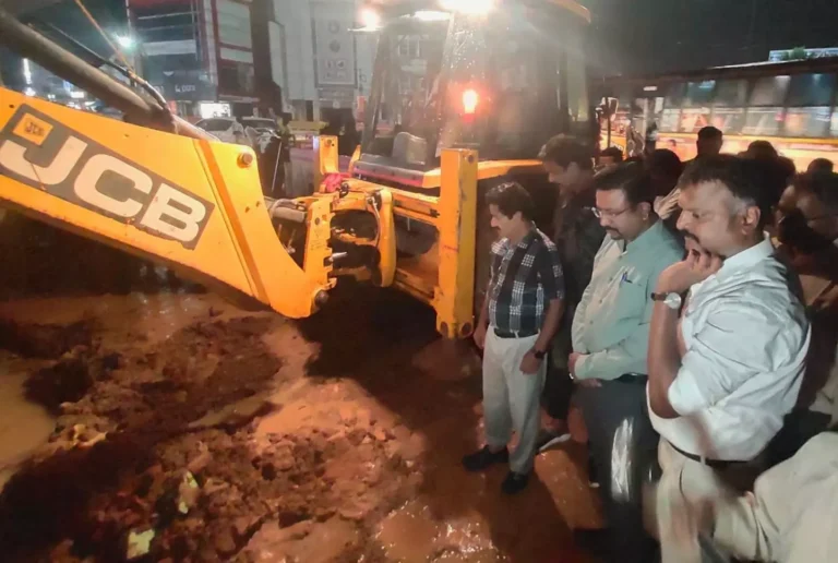 Torrential Rains in Thanjavur: Drainage Breaks; Domestic Sewage